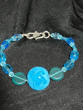 Vintage Handmade Beaded Seaglass Blue and Turquoise Bracelet